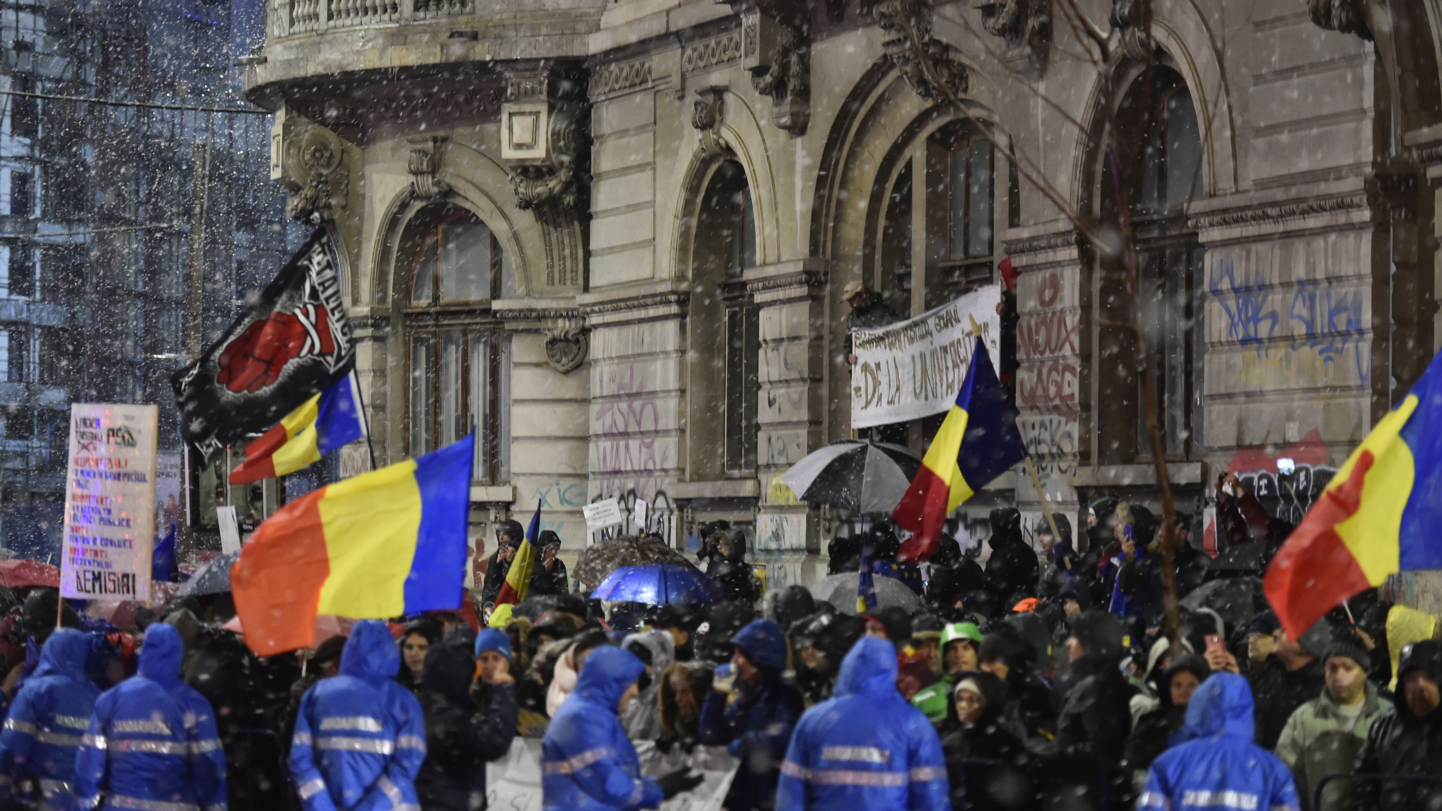 Proteste masive in aceasta seara in Bucuresti: 55.000 de oameni au iesit in strada