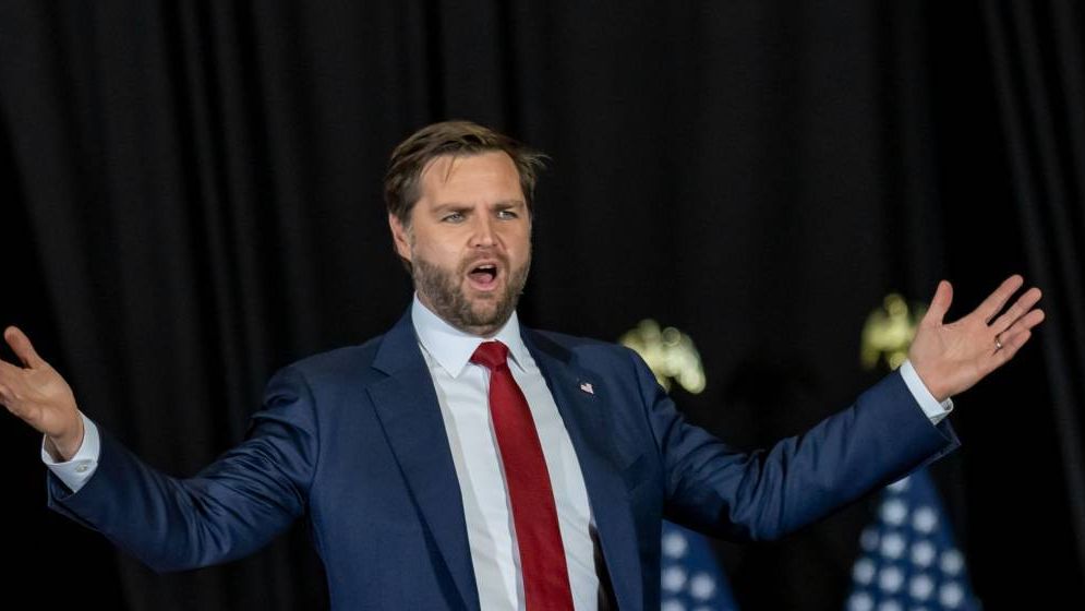 Vicepreşedintele american JD Vance a sosit în Elveţia pentru negocieri cu Iranul, situaţia în Strâmtoarea Ormuz rămâne incertă