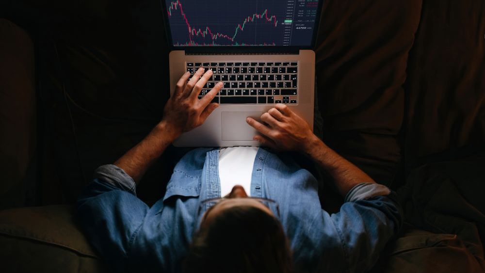 ANAF are o nouă țintă în vizor: Fiscul a pus ochii pe românii care investesc la bursă. Aceștia riscă să rămână cu conturile blocate