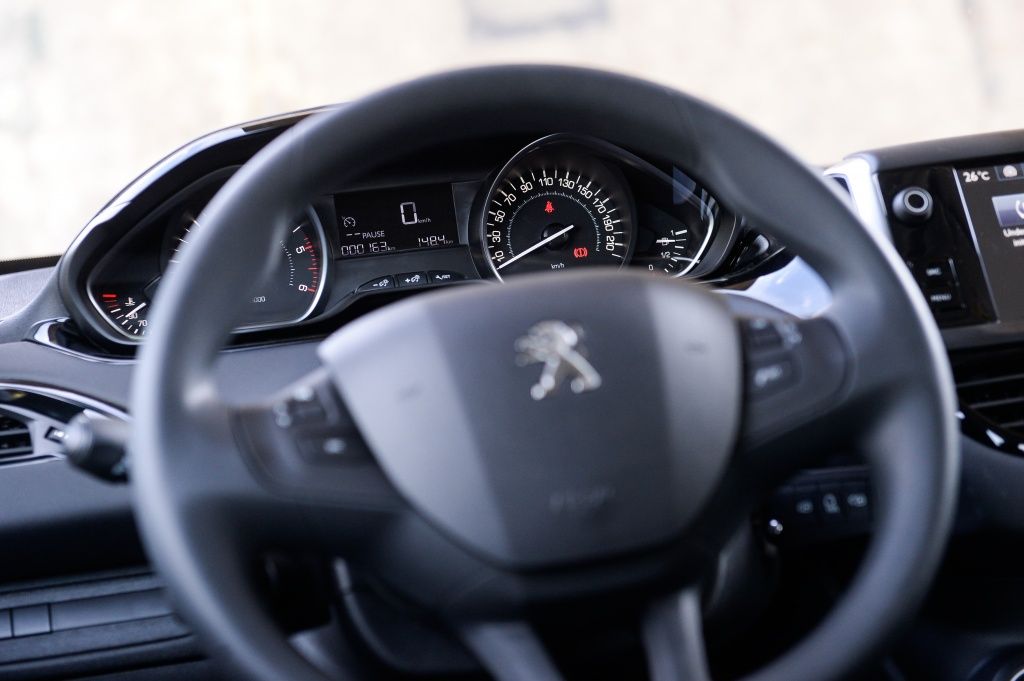 Peugeot 208 facelift - Imagine 14