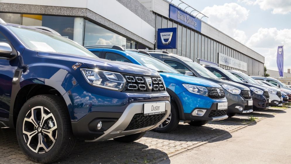 Șosele Europei, pline de Dacii: peste 5% dintre mașinile vândute în acest an în Europa poartă marca românească