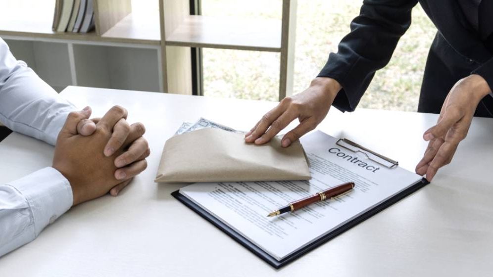 PFA sau SRL în 2025? Ce se schimbă după „ordonanța trenuleț”. Care sunt taxele și ce e mai ieftin să deschizi