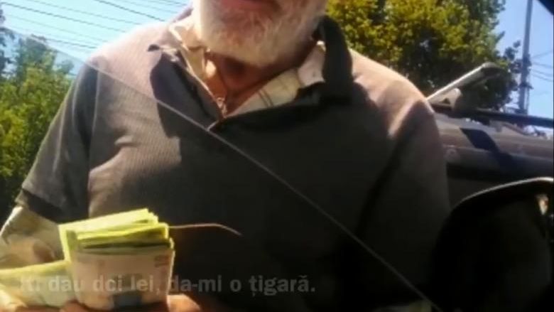 Un cerșetor din Constanța se laudă că face 1.200 de lei pe zi