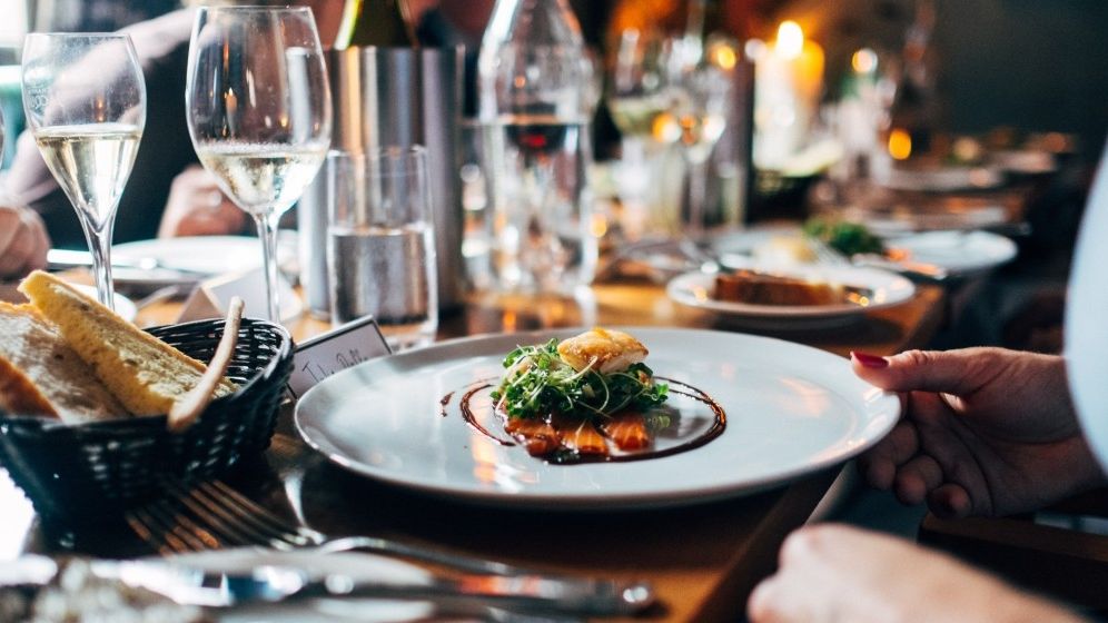 Chef Florin Dumitrescu: "Ne antrenam pentru ziua in care Michelin va intra in Romania"