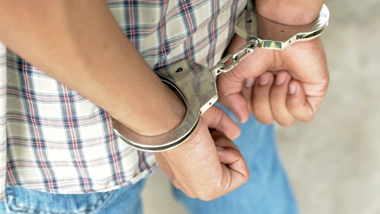Seful Serviciului de Permise Giurgiu, sub control judiciar pentru luare de mita. Acesta ar fi ajutat mai multe persoane sa ia examenul auto