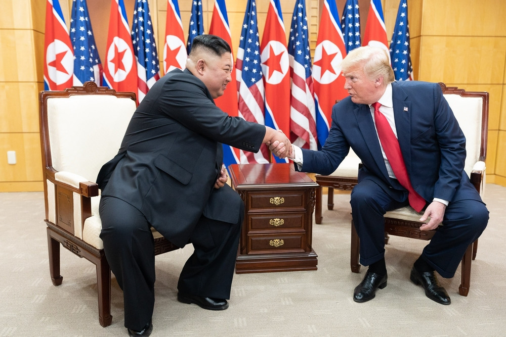 Trump vrea să se întâlnească cu „prietenul” Kim Jong-Un în acest an. Susține că nord-coreenii au aproape 60 de bombe nucleare