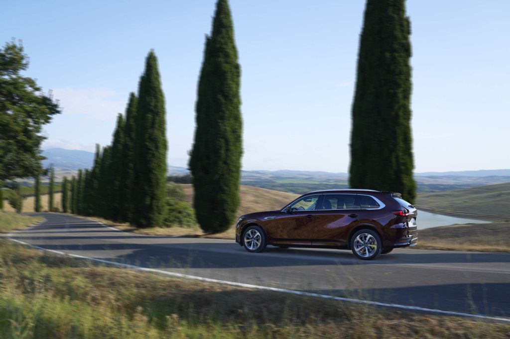 GALERIE FOTO | Mazda CX-80 prezentată pentru Europa - Imagine 3