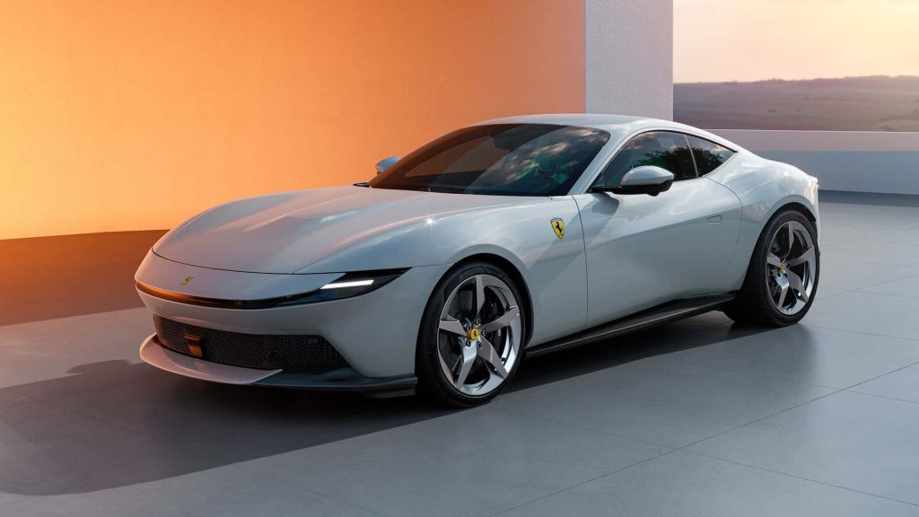 FOTO | Ferrari și-a prezentat noul model de buget. Are 4 locuri și un motor V8 - Imagine 13