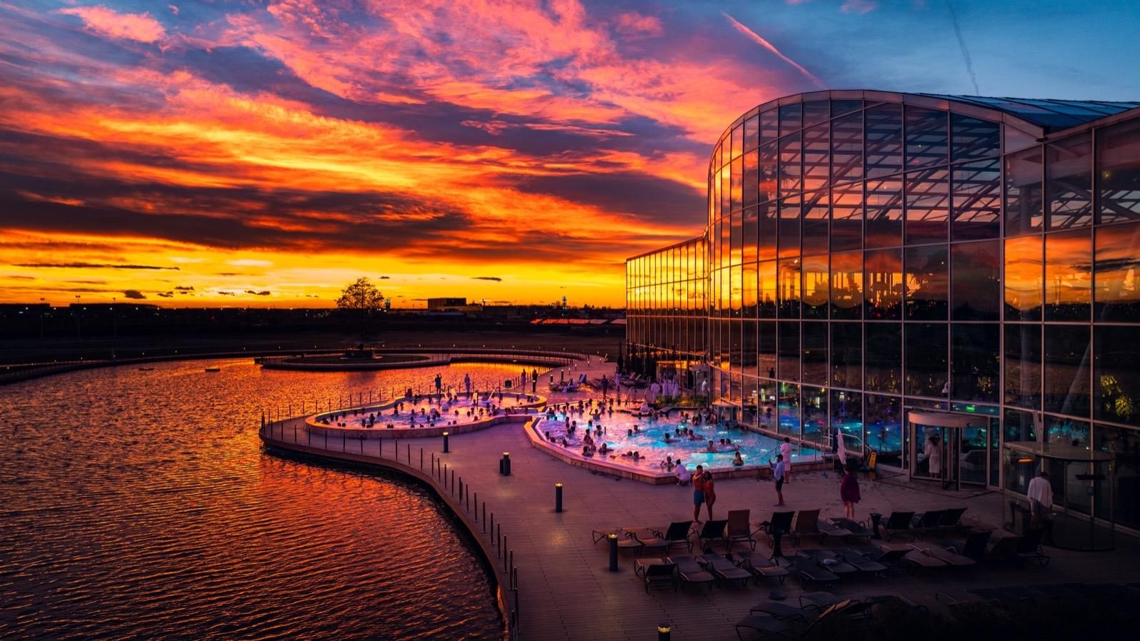 Black Friday 2025 la Therme București: Reduceri la voucherele One Day Holiday și la cardurile cadou. Până când este valabilă oferta