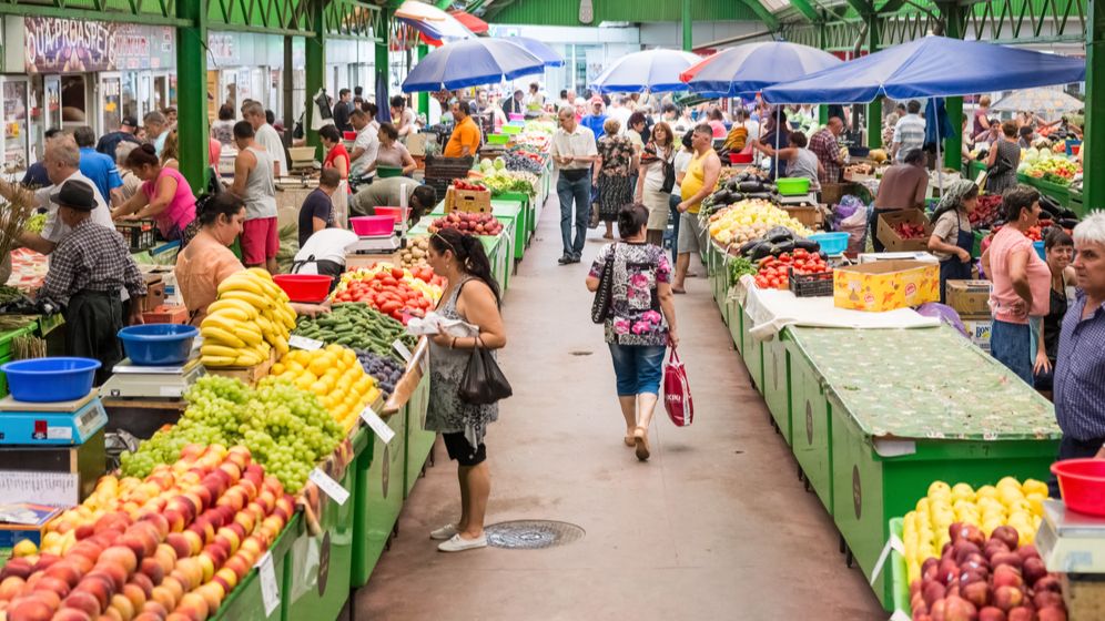 Inflația scade din nou. Analiștii: Să nu ne lăsăm păcăliți