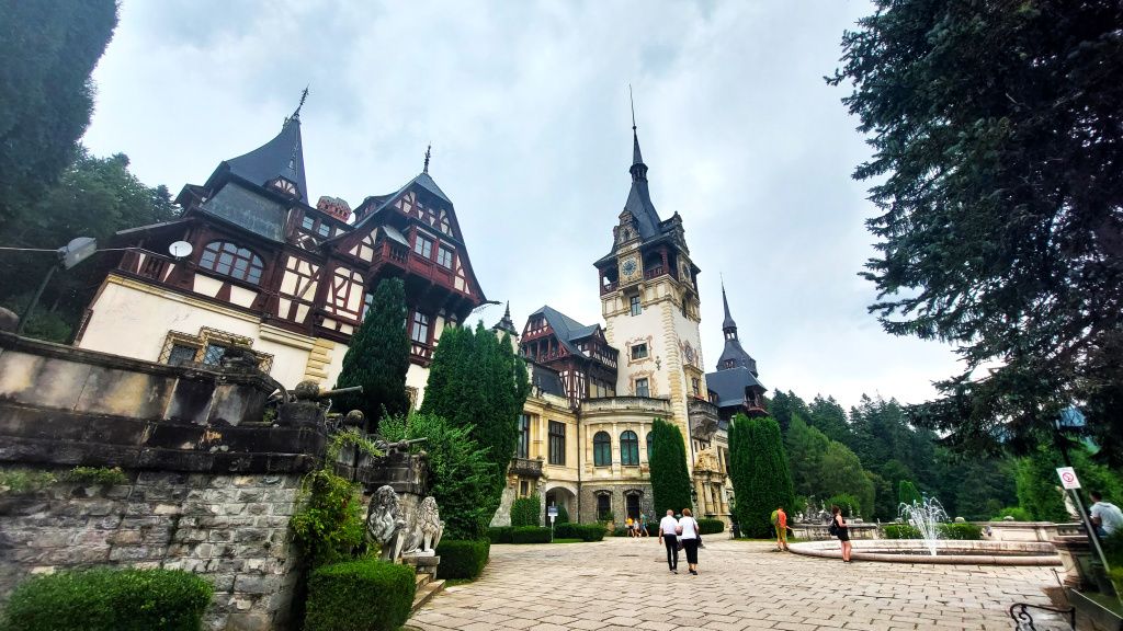 GALERIE FOTO | O vizită la Domeniul Regal Peleș. Cum arată șantierul noii unități de cazare ș - Imagine 100