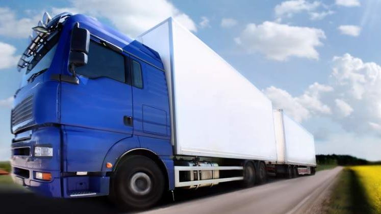 Premierul a dat asigurari ca va implementa o noua schema de rambursare a supraaccizei pentru transportatorii rutieri