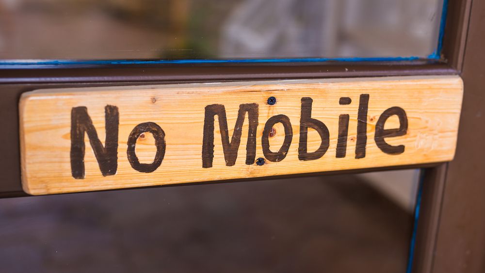 Locul din Europa unde turiștii sunt rugați să își închidă mobilele: vrea să fie prima destinație fără telefoane din lume