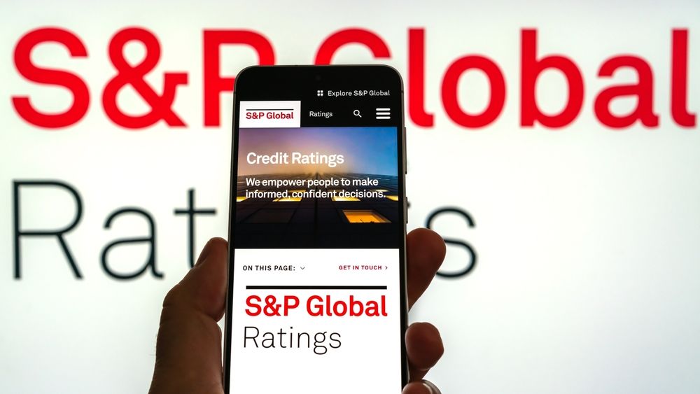 România mai trece un test al agențiilor de rating. S&P menține țara în categoria recomandată investițiilor