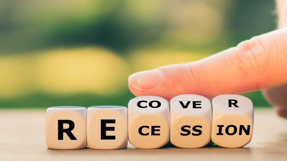 Sondaj INSCOP: 50% dintre români cred că este mai rău acum decât în 1989