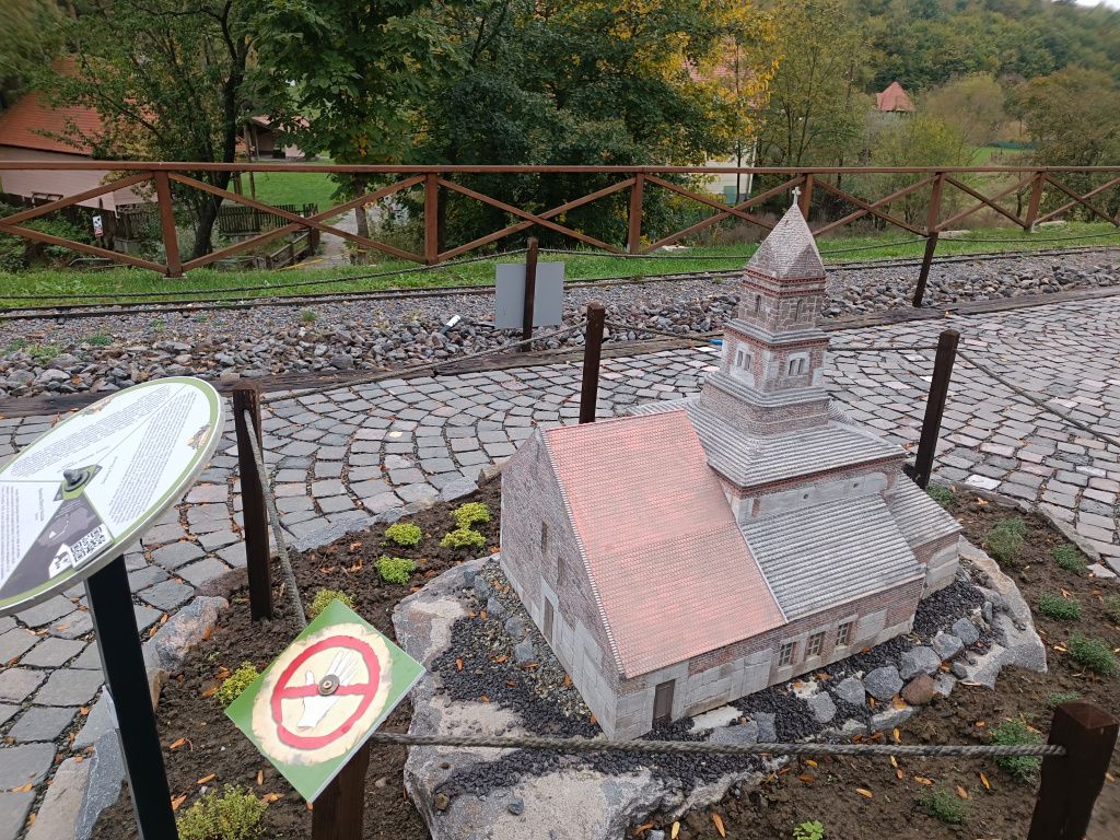 GALERIE FOTO: Parcul Mini Transilvania sau cum să faci un tur în Ardeal în mai puțin de o oră - Imagine 12