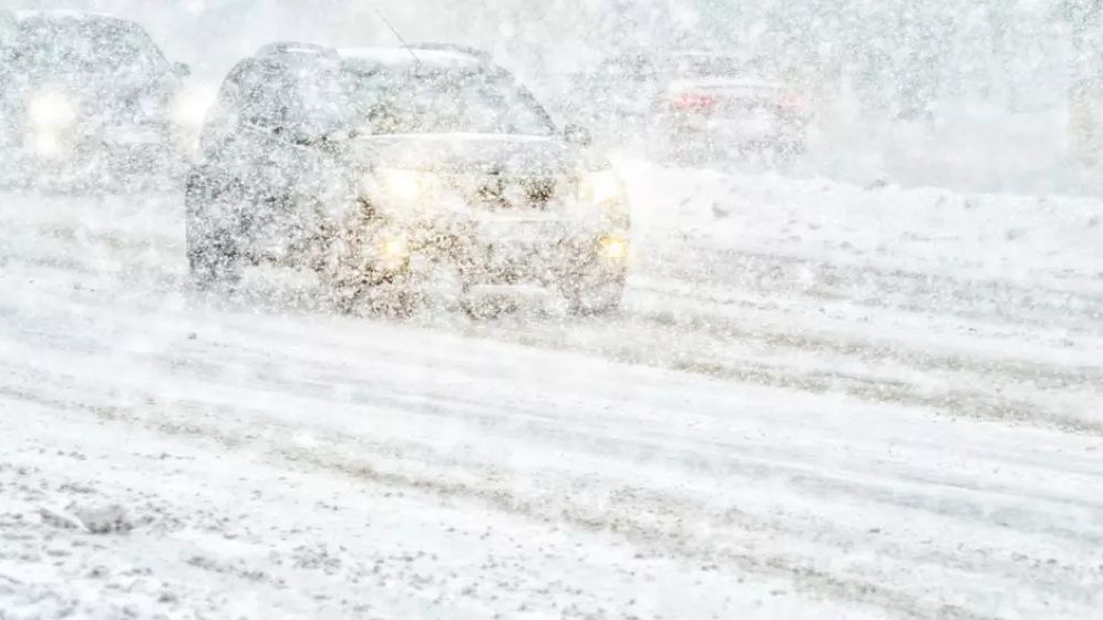 Test pentru administrația lui Nicușor Dan: zăpada pune din nou stăpânire pe București