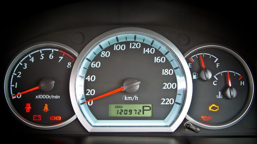 Studiu InspectorAuto.ro: Mai mult de jumatate dintre anunturile cu masini cu VIN-ul la vedere au KM dati inapoi