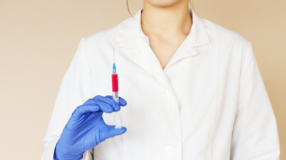 COVID-19: 9.000 de nemți au fost vaccinați din greșeală cu o soluție salină, în loc de vaccin