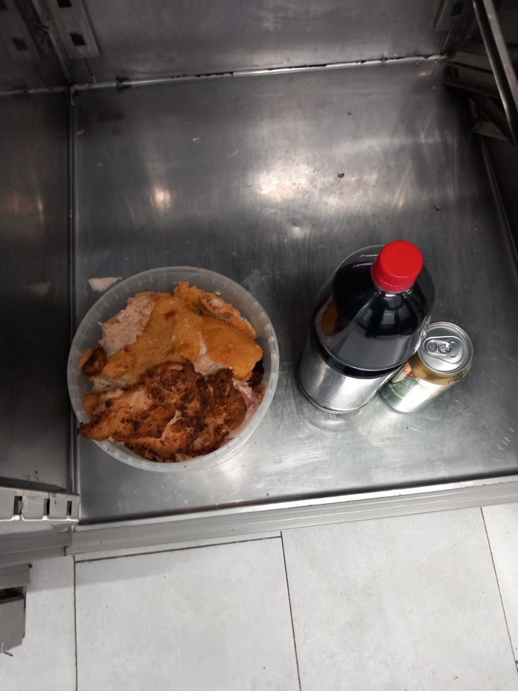 FOTO: Controale ANPC în campusurile universitare. Unele au fost deja închise. Piedone: "žCei care - Imagine 1