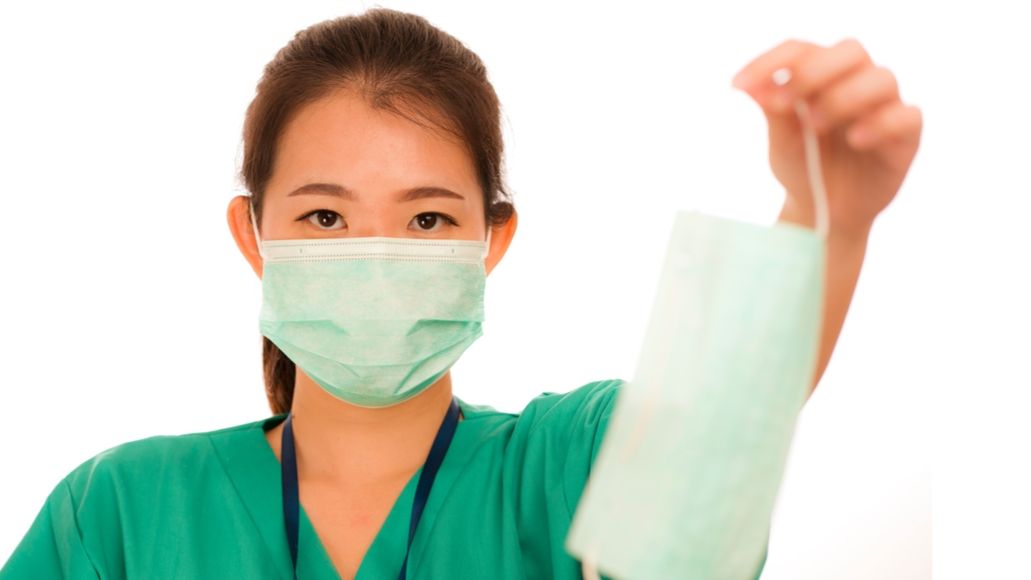 EXCLUSIV | Comunitatea chineză din România vrea să doneze zeci de mii de măști și ochelari de protecție medicilor români