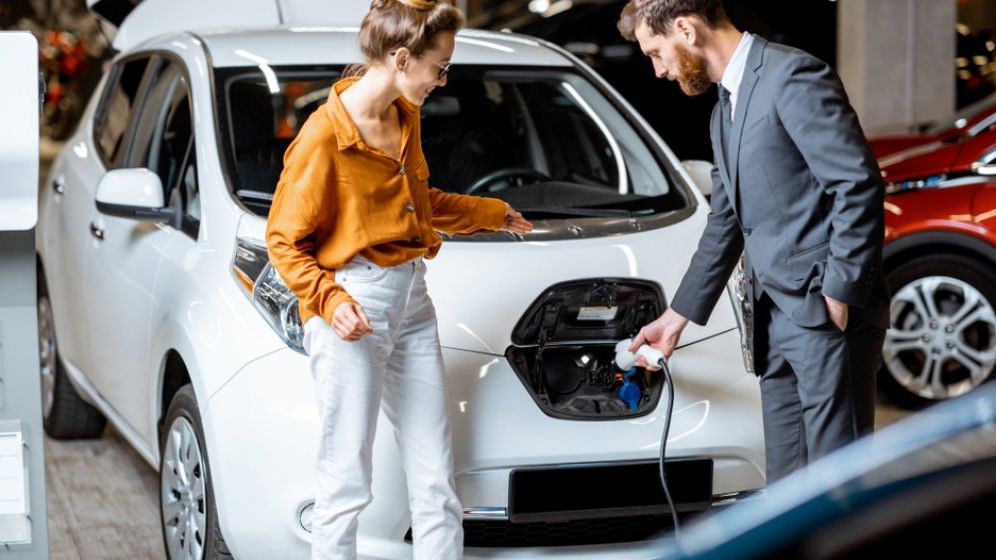 Cercetător german: Viața bateriilor mașinilor electrice va putea fi extinsă cu ajutorul inteligenței artificiale