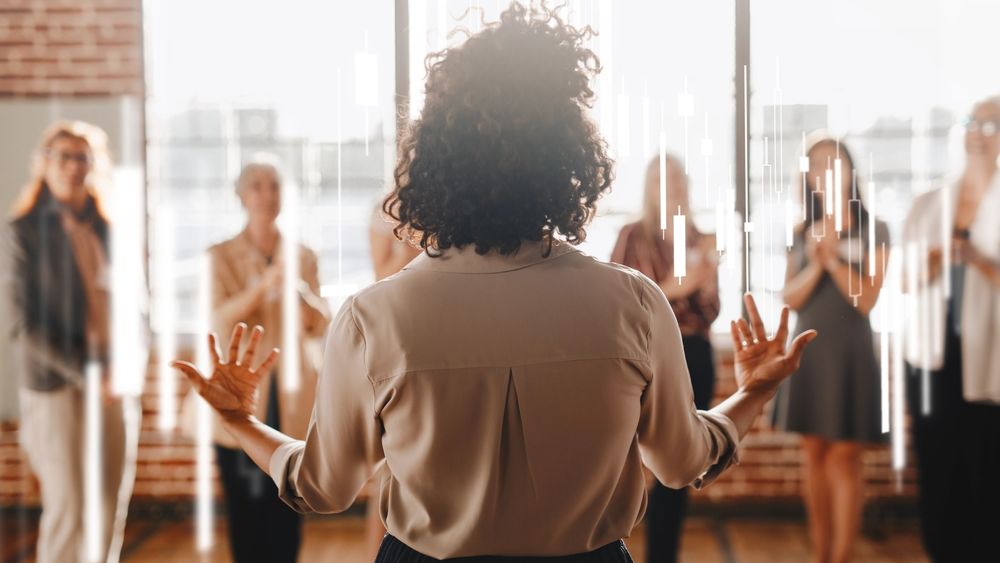 60.000 de euro puși la bătaie pentru antreprenoarele din România: cum te poți înscrie în programul She’s Next