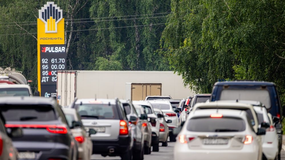 Proiect: Mașinile de marfă și curierat, interzise în București în orele de vârf