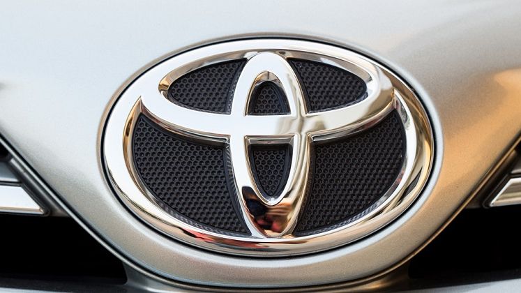 Toyota recheama 5,8 milioane de vehicule la nivel mondial, din cauza airbagurilor Takata