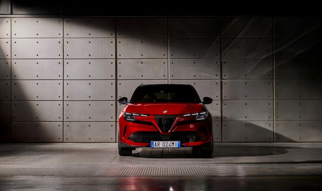 Alfa Romeo a publicat primele imagini și detalii referitoare la noul model "Milano" - Imagine 5