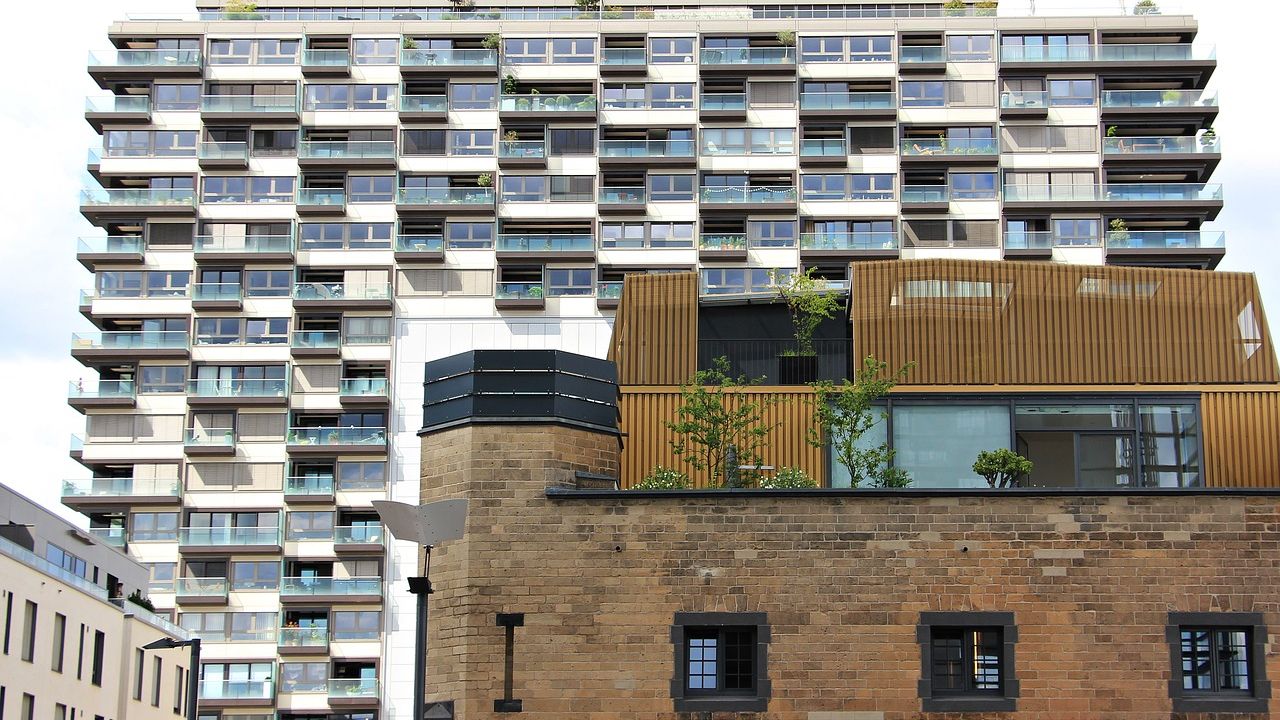 Cum locuiesc romanii: regiunile tarii cu cele mai mari si cele mai mici suprafete construite