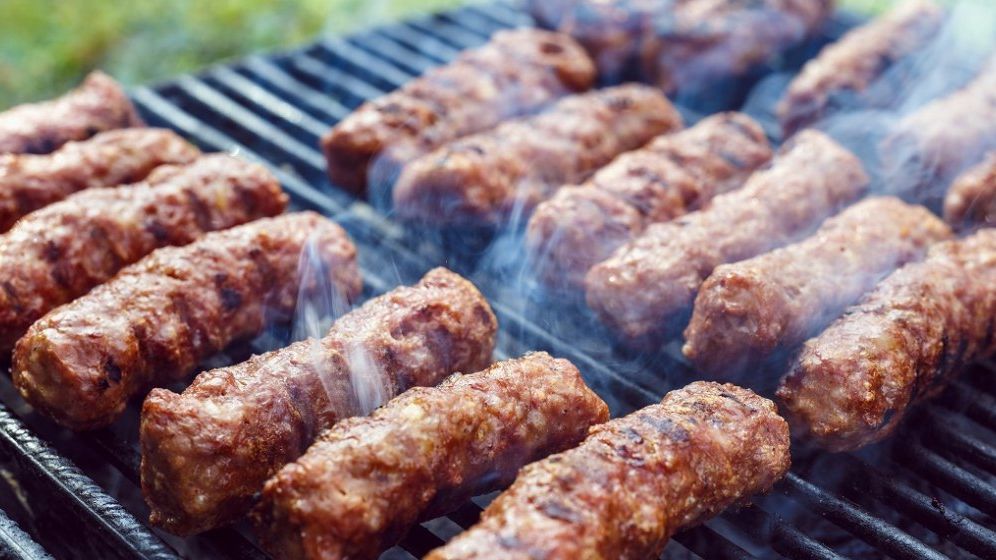 Cum alegem corect produse proaspete de sărbători: Staturi de la ANPC ca să nu-ți fure fumul grătarelor atenția de la calitatea cărnii