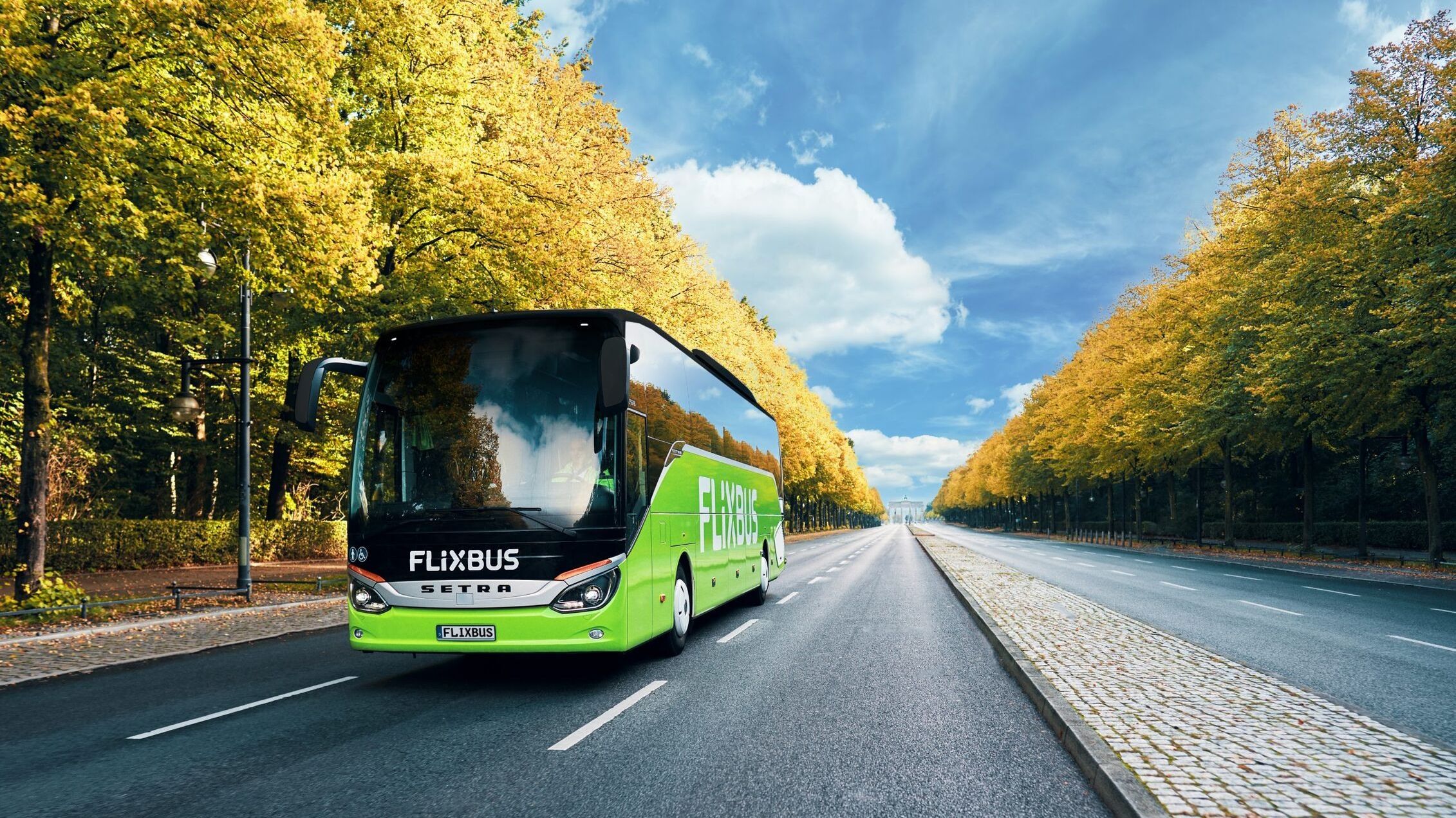 FlixBus lansează noi rute pentru sezonul estival: curse către litoral, Delta Dunării, Grecia și Bulgaria. Cât costă biletele