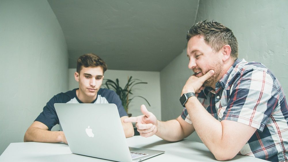 Cursuri de antreprenoriat pentru șomeri. Județele din România care oferă bani tinerilor șomeri care vor să-și deschidă o afacere