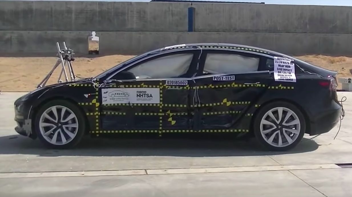 Tesla face istorie in America: Model 3 depaseste criteriile de siguranta stabilite pentru 5 stele