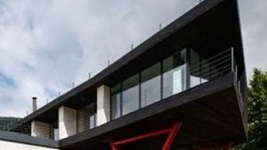 Cel mai nou design hotel de pe Valea Doftanei isi deschide portile in august