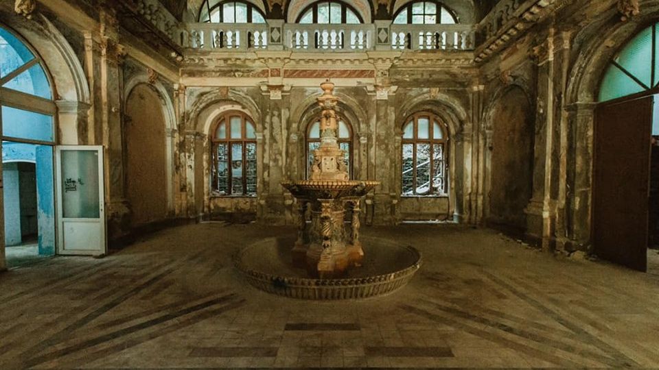 Asociatia Locus ar putea incepe in iulie proiectul de punere in siguranta a cladirii Bailor Neptun din Baile Herculane