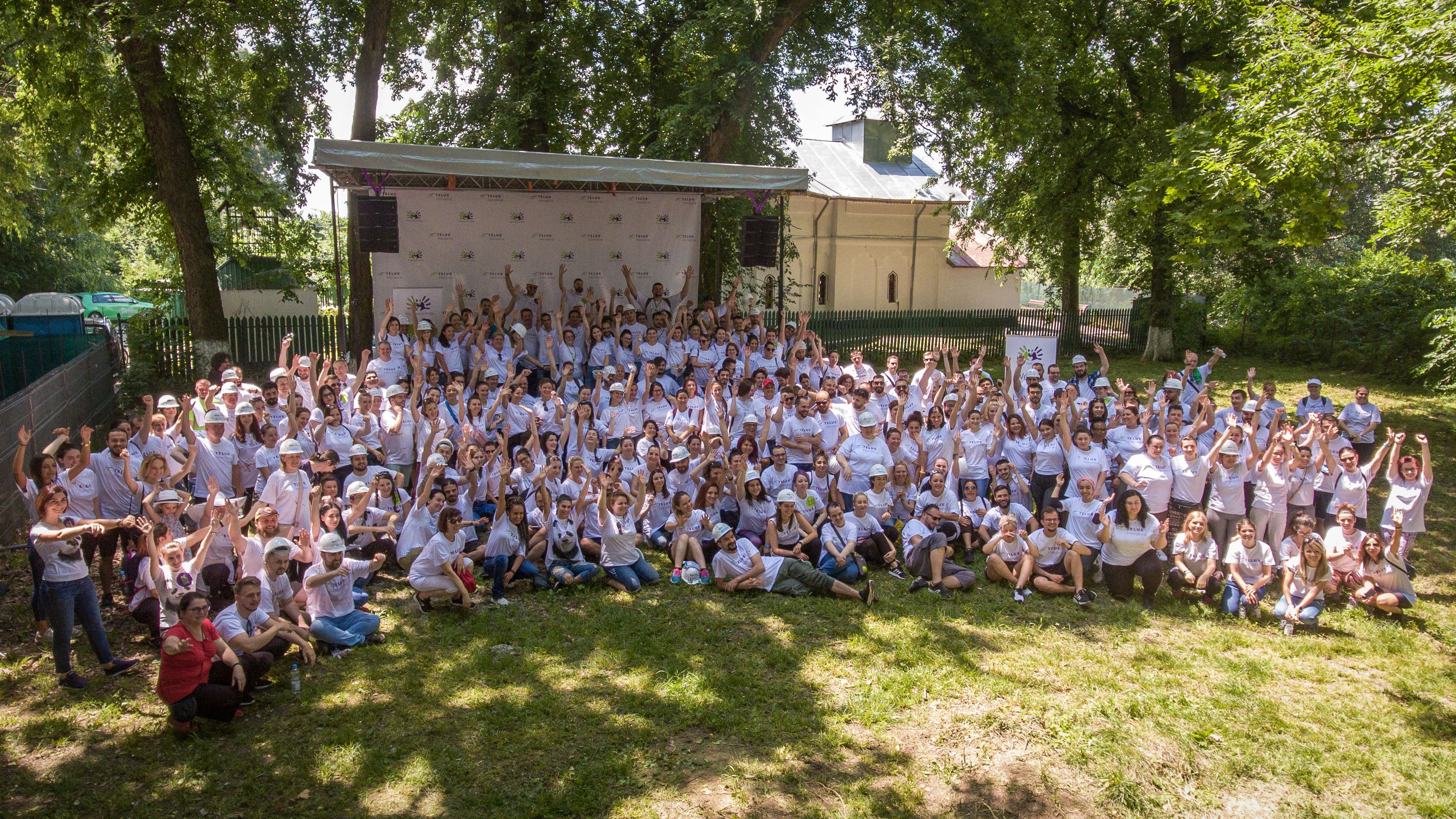 Constructorii de vise: o zi de voluntariat cu echipa TELUS International, pe santierul Habitat for Humanity din Buftea