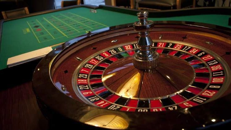 Liceenii din Romania vor avea acces la seminarii dedicate prevenirii si tratarii adictiei fata de jocurile de noroc