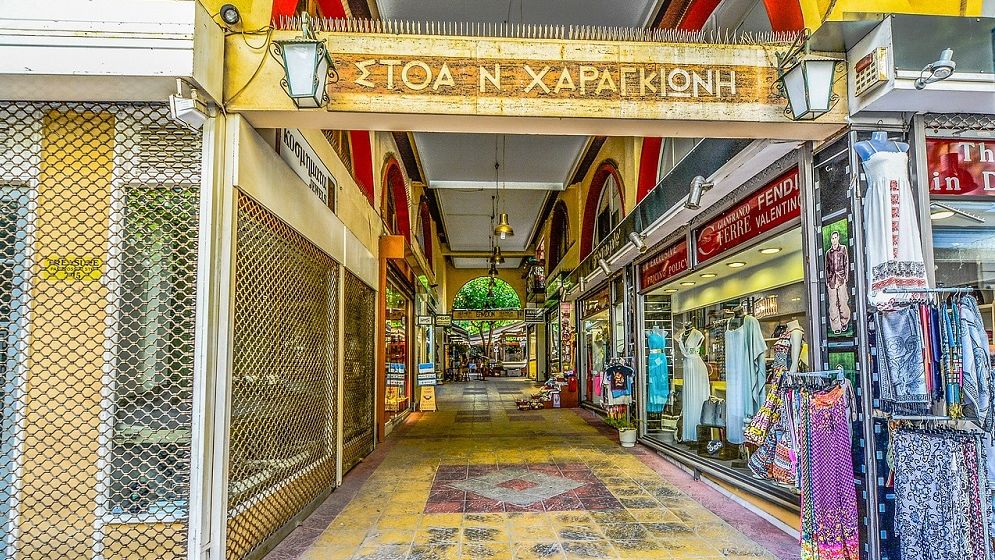 Grecia redeschide magazinele pentru prima dată după două luni