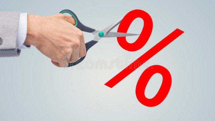 Romanii au tot mai multi bani in depozite bancare, desi dobanzile incasate sunt tot mai mici. Care este explicatia?