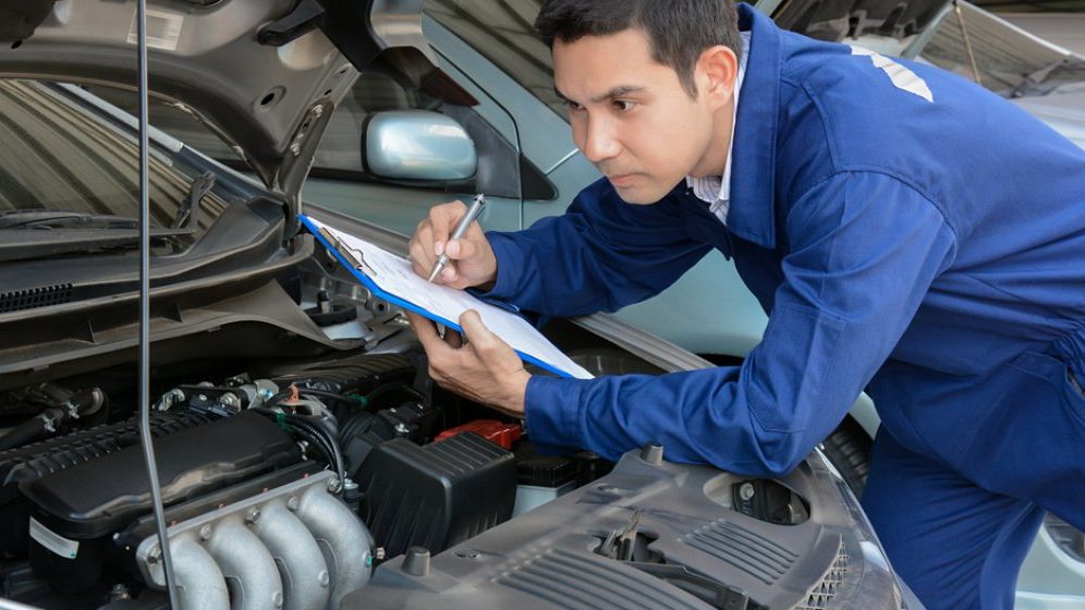 Brasov: Formarea tinerilor romani sau angajarea nepalezilor? Cum rezista orasul fluxului de personal