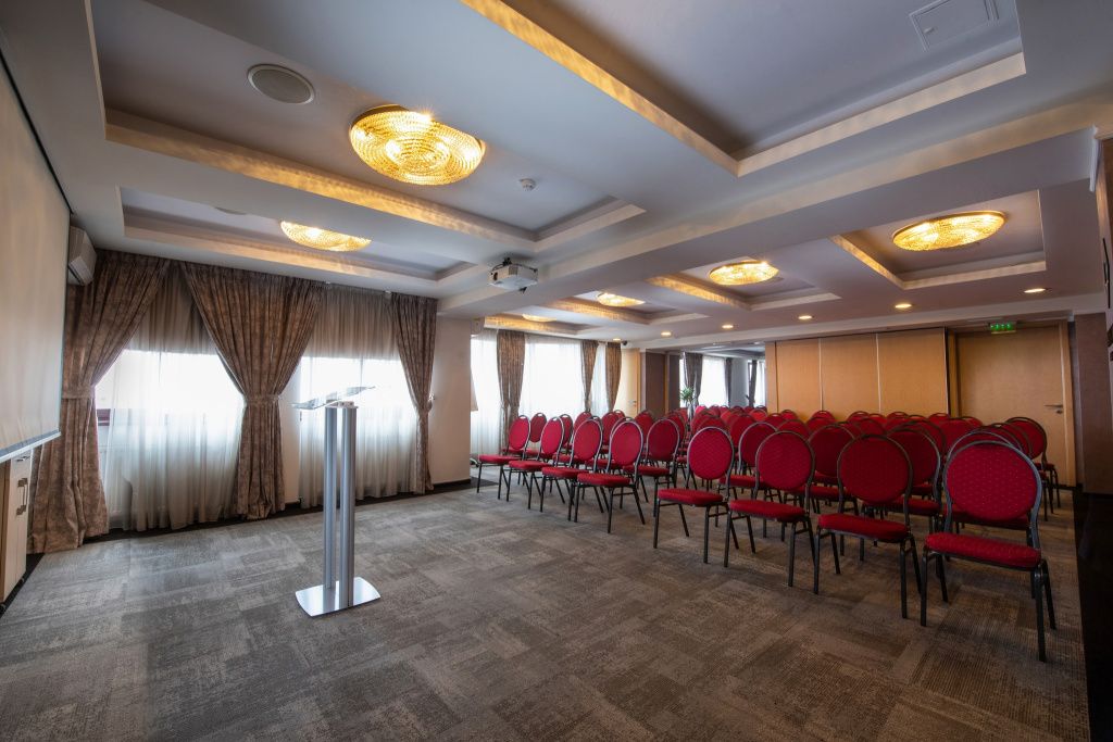 Hotelul Ambasador din Capitală are un nou proprietar! Hotelul va fi renovat și deschis sub un alt - Imagine 6