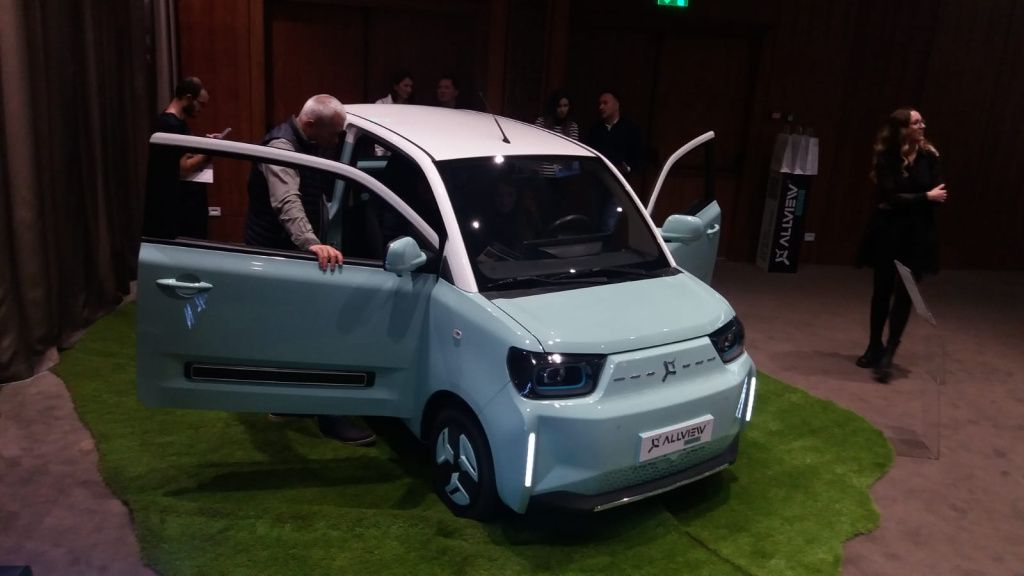 GALERIE FOTO | Allview a prezentat primul său model electric ce poate fi condus de la 16 ani - Imagine 15