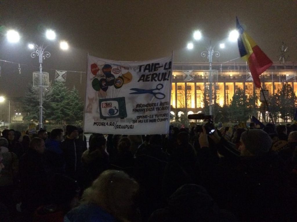 Proteste la Piata Victoriei - Imagine 2