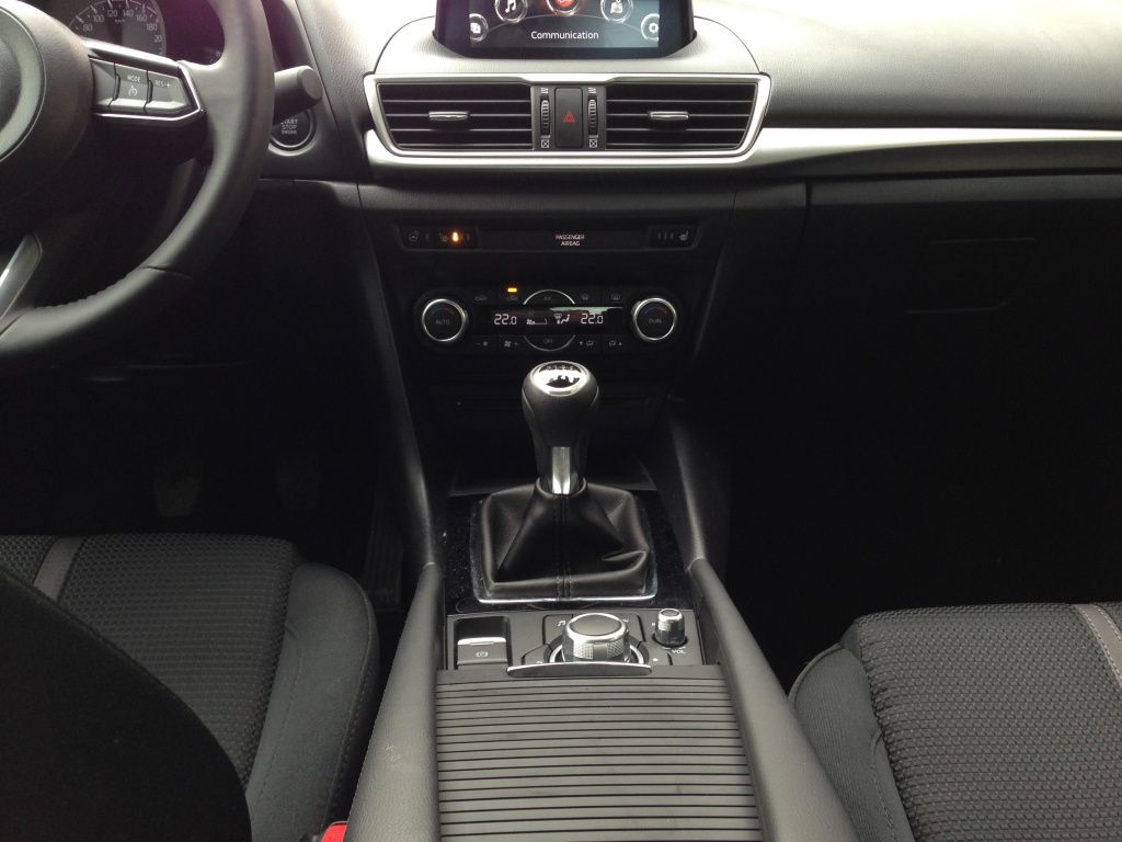 Mazda 3 sedan facelift - Imagine 17