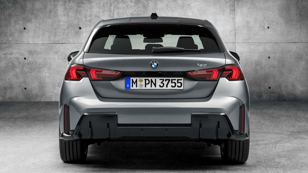 GALERIE FOTO | BMW Seria 1 primește primul facelift, scapă de cutia manuală - Imagine 14
