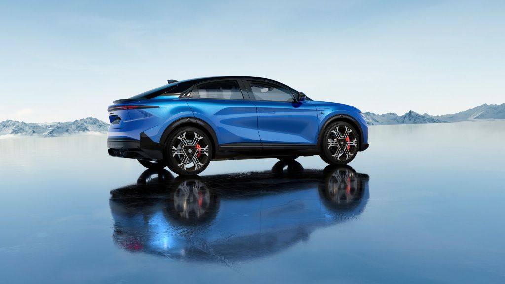 [FOTO] Alpine prezintă un crossover electric de aproape 80.000 de euro, rival pentru Porsche - Imagine 14