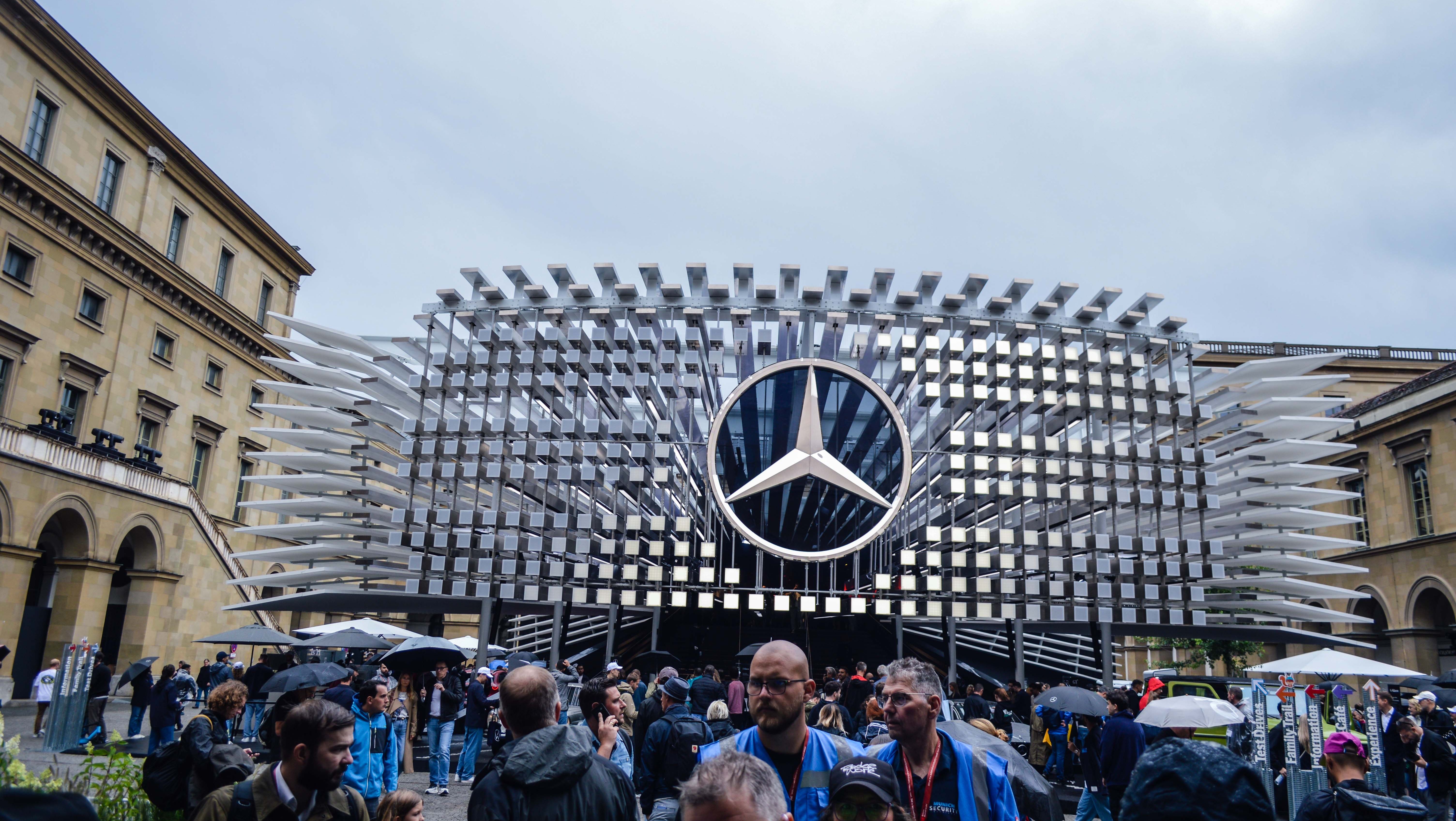 Mercedes-Benz se uită tot mai atent spre industria de apărare: de la G-Class militar la sisteme anti-drone