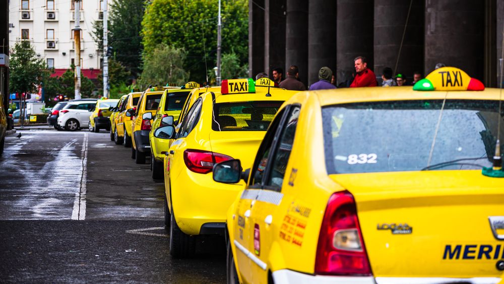 Meridian Taxi a fost vândut. Noul patron vrea să facă din firmă ”un brand național”